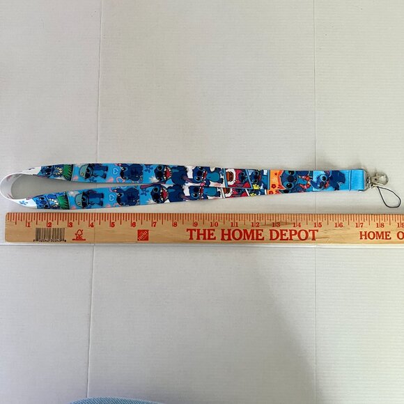 DISNEY’S Lilo & Stitch Pin Trading Lanyard w/Card Clip & Loop (BRAND NEW!) - Picture 2 of 2